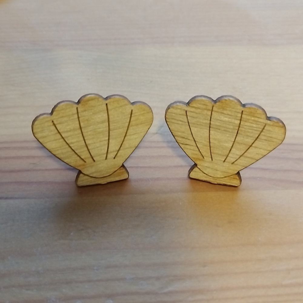 2 Pair of Vintage Retro 1980's Artisan Wood Handcrafted pierced earrings. - Picture 4 of 7